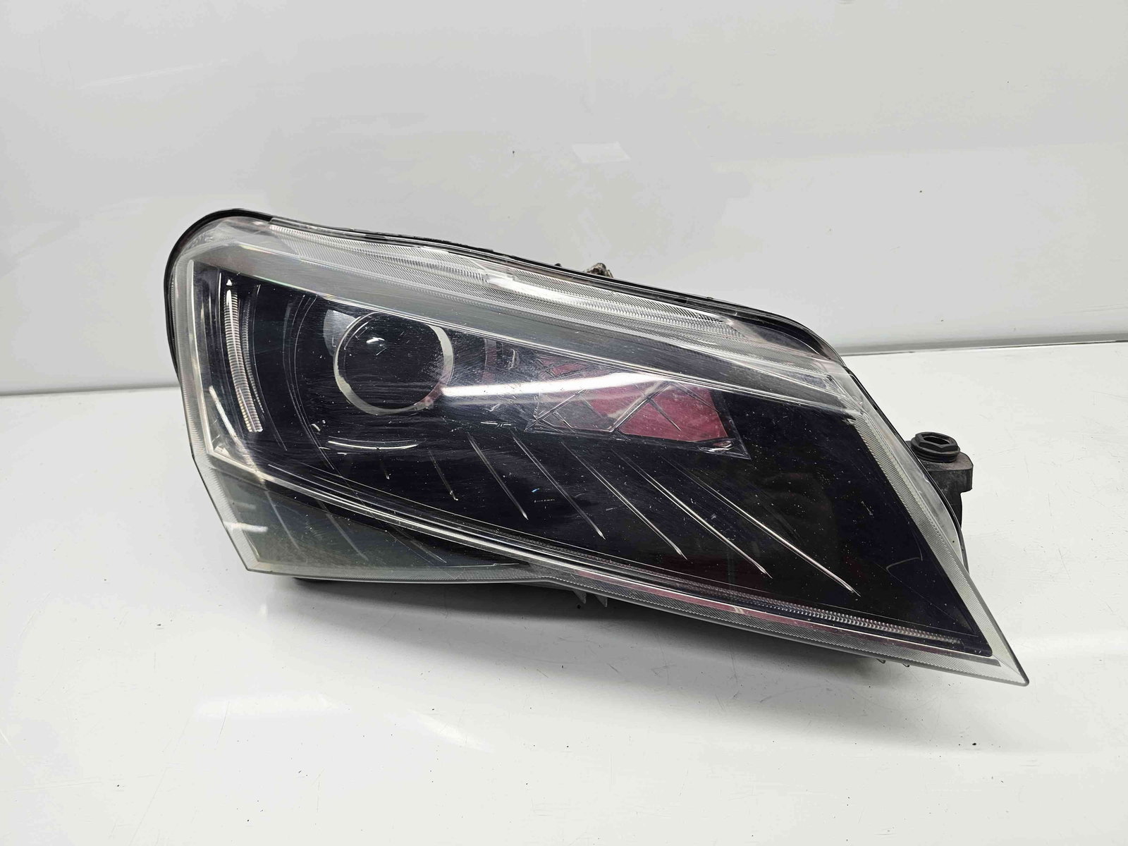 Far dreapta Skoda Superb III Combi (3V5) [Fabr 2015-2024] 3V2941016A - imagine 1