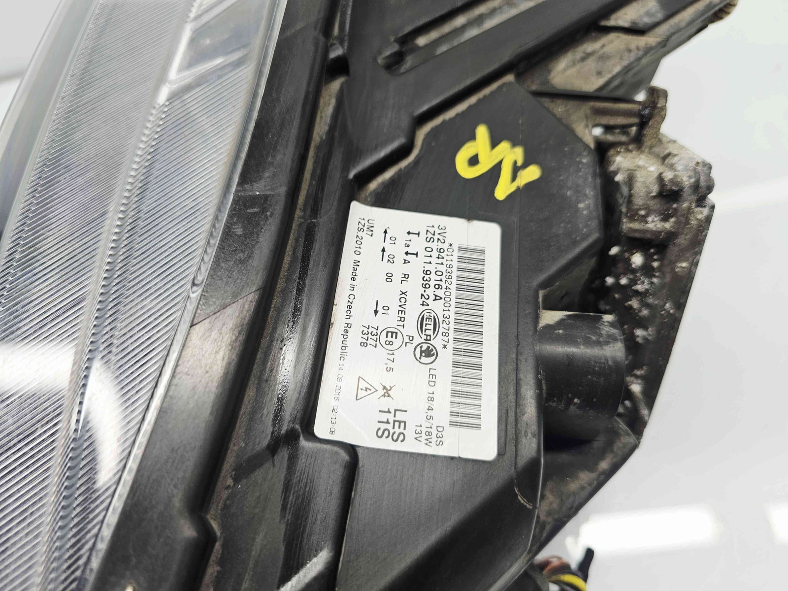 Far dreapta Skoda Superb III Combi (3V5) [Fabr 2015-2024] 3V2941016A - imagine 2