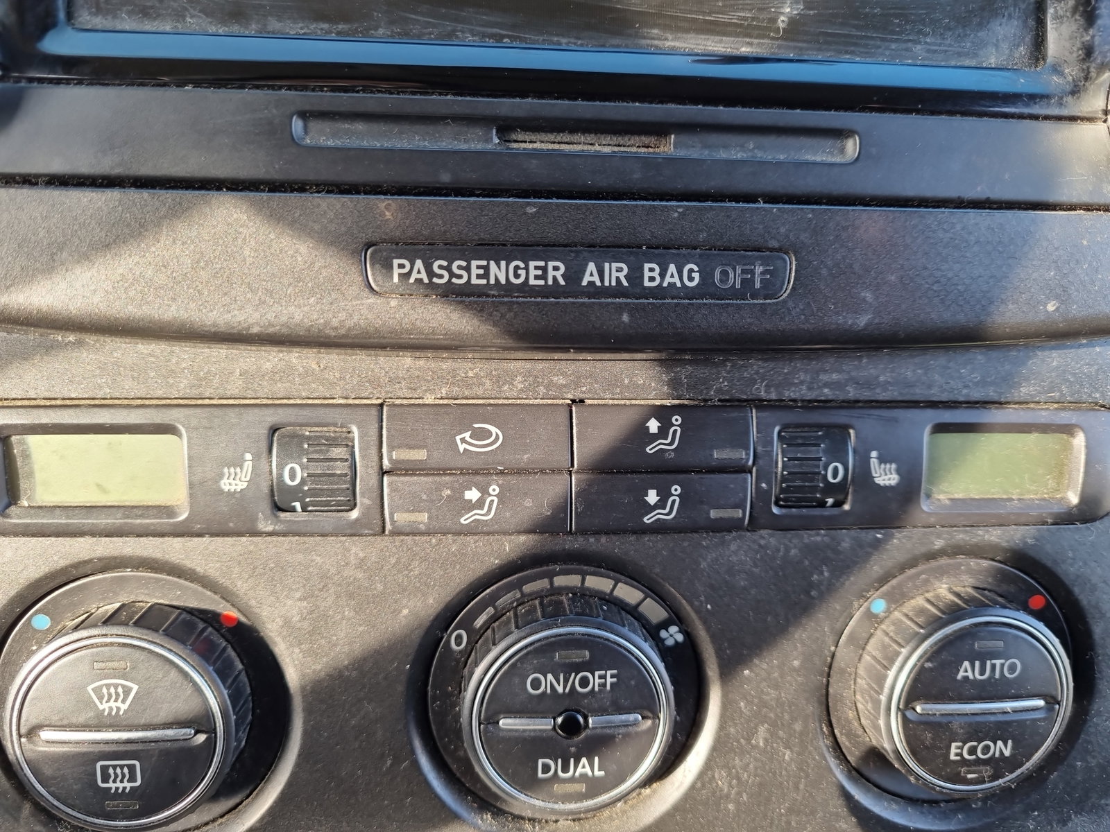 Buton incalzire scaune Volkswagen Passat B6 Variant (3C5) [Fabr 2005-2010] OEM