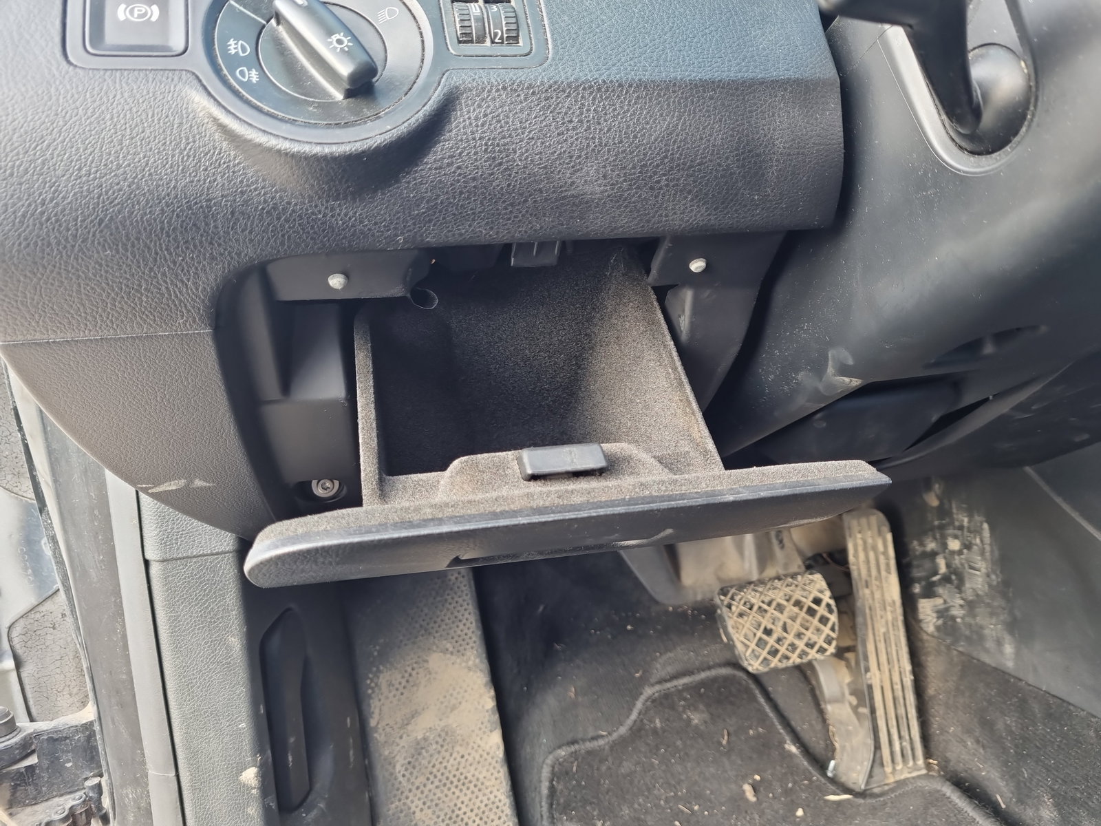 Sertar bord Volkswagen Passat B6 Variant (3C5) [Fabr 2005-2010] OEM - imagine 2