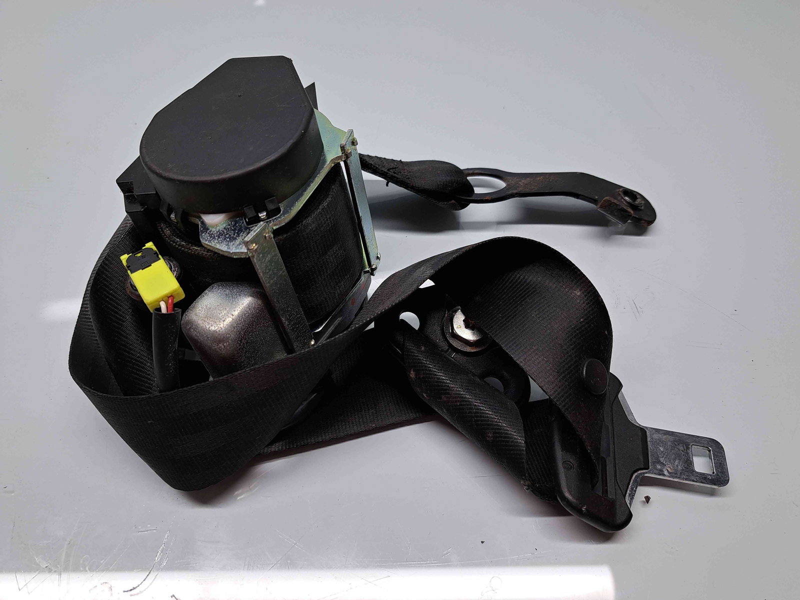 Centura stanga fata Nissan Qashqai [Fabr 2007-2014] Facelift 86885JD00A - imagine 1