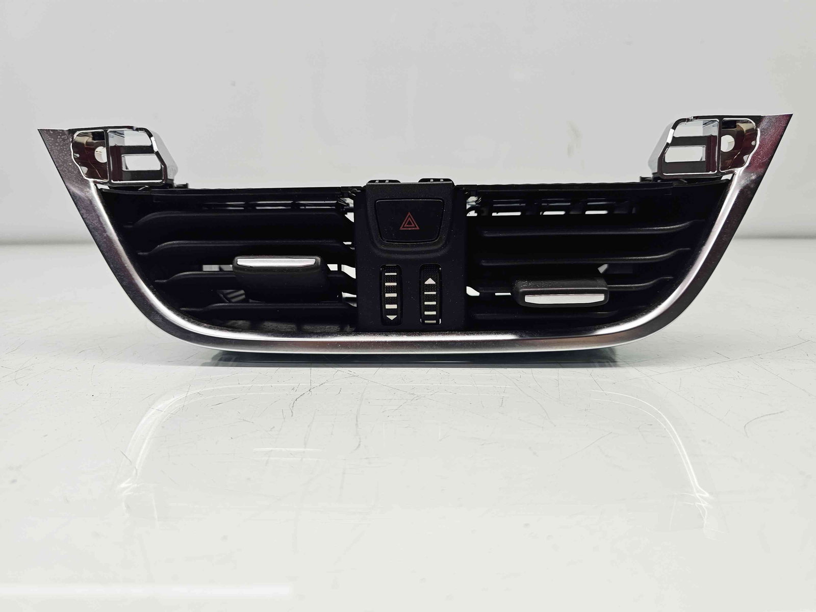 Grila aerisire centrala Ford Fiesta 8 [Fabr 2017-2025] H1BB-19K617-AEW - imagine 2