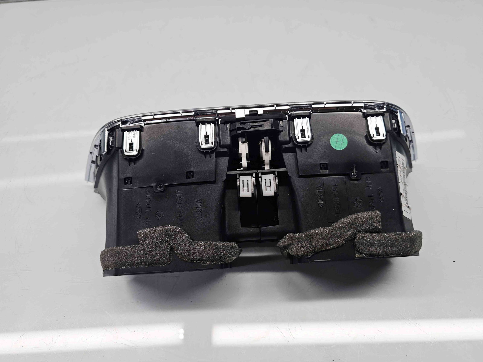 Grila aerisire centrala Ford Fiesta 8 [Fabr 2017-2025] H1BB-19K617-AEW - imagine 5