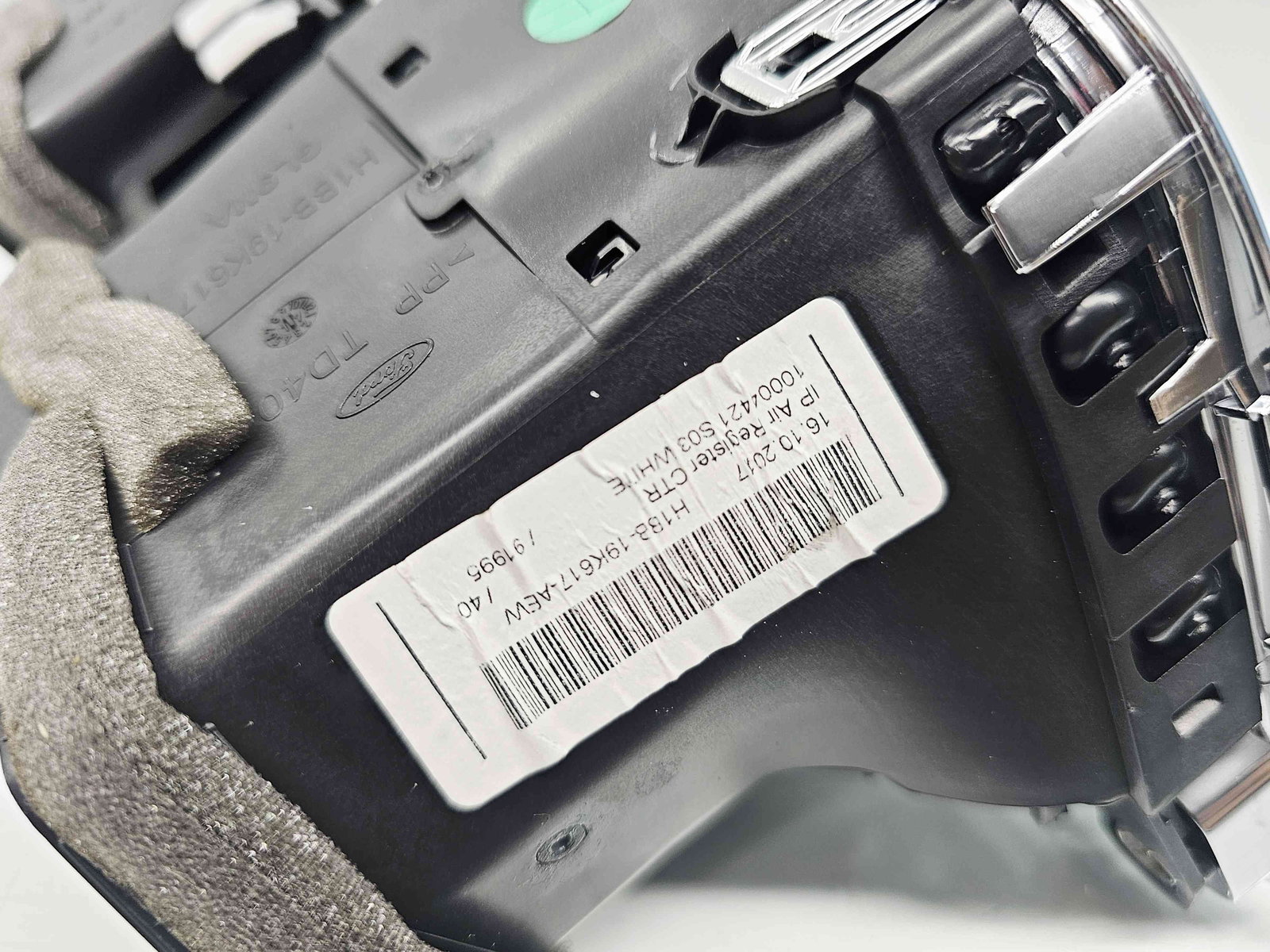 Grila aerisire centrala Ford Fiesta 8 [Fabr 2017-2025] H1BB-19K617-AEW - imagine 6