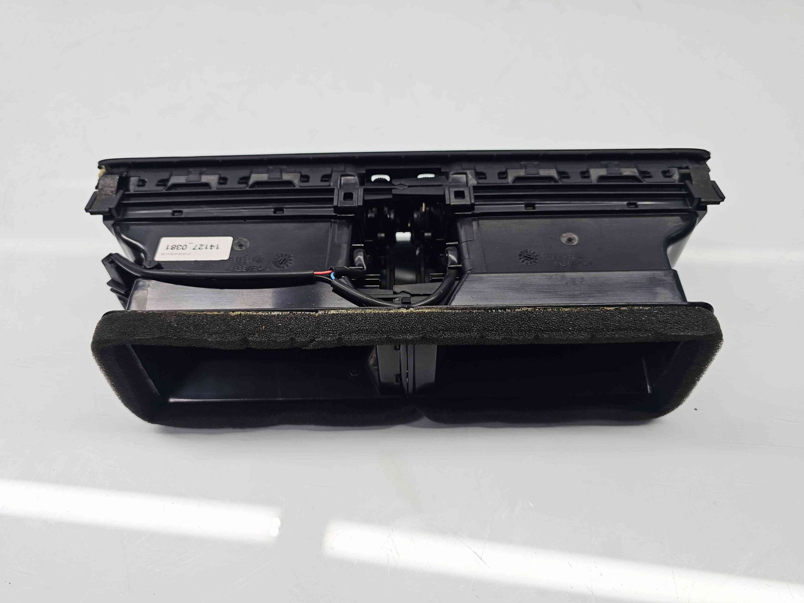 Grila aerisire centrala Volkswagen Passat B7 (362) [Fabr 2010-2014] 3AC819728A - imagine 2