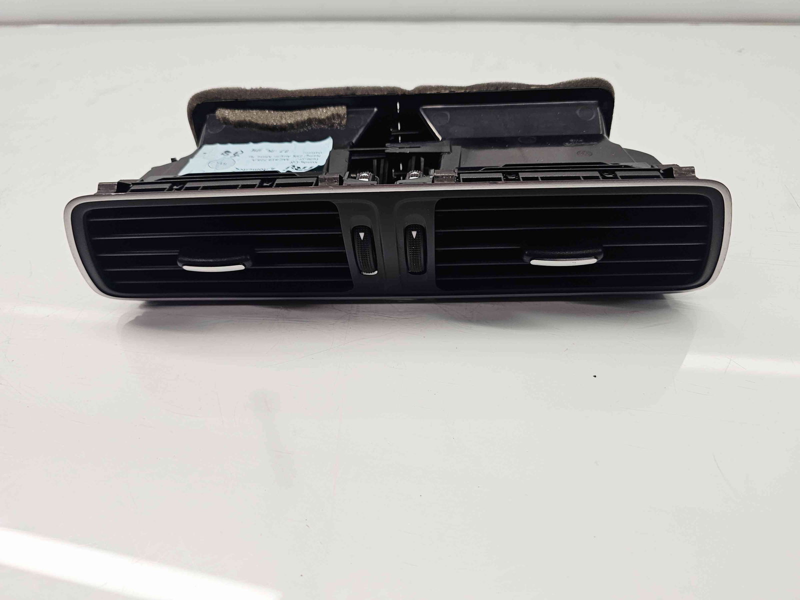 Grila aerisire centrala Volkswagen Passat B7 (362) [Fabr 2010-2014] 3AC819728A - imagine 6