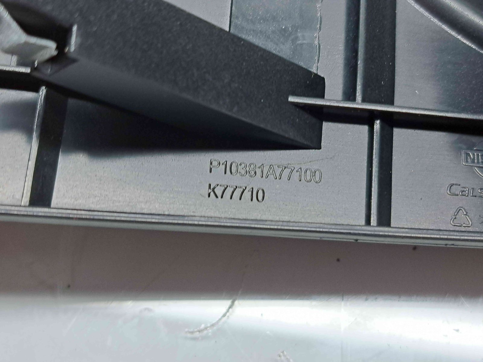 Grila aerisire centrala Nissan Qashqai [Fabr 2007-2014] Facelift P10381A77100 - imagine 4