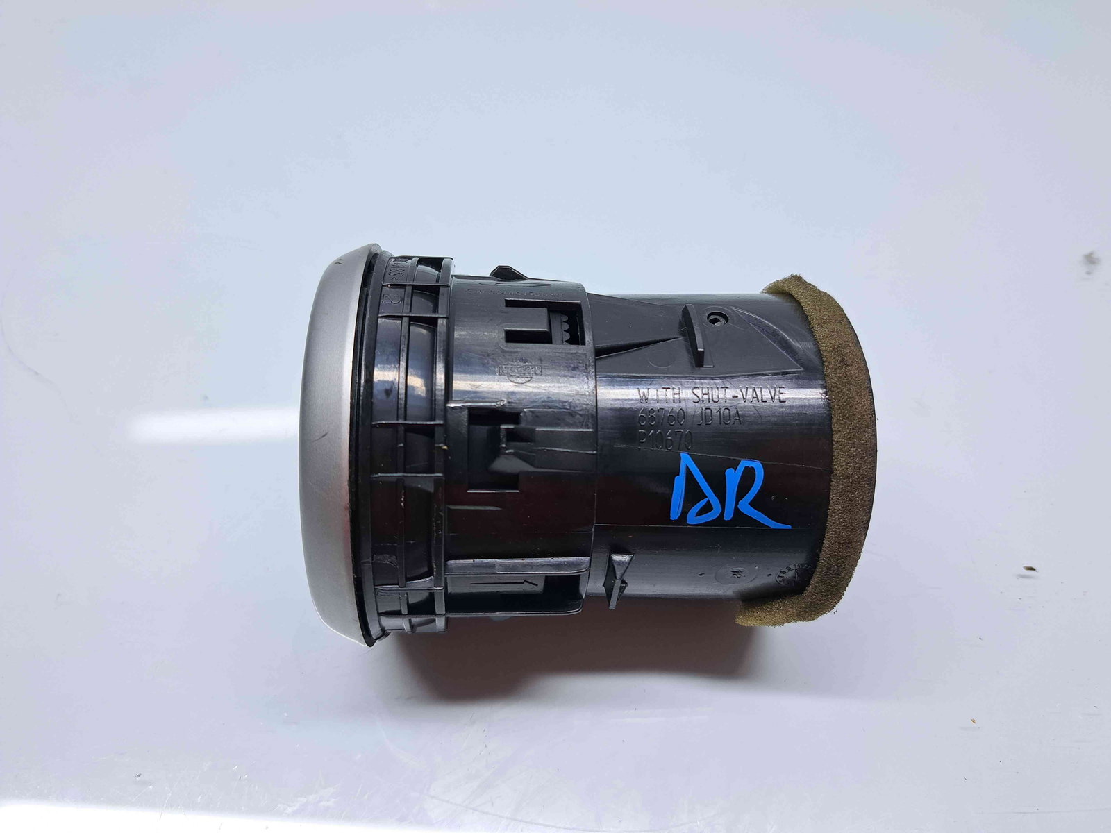 Grila aerisire dreapta Nissan Qashqai [Fabr 2007-2014] Facelift 68760JD10A - imagine 2