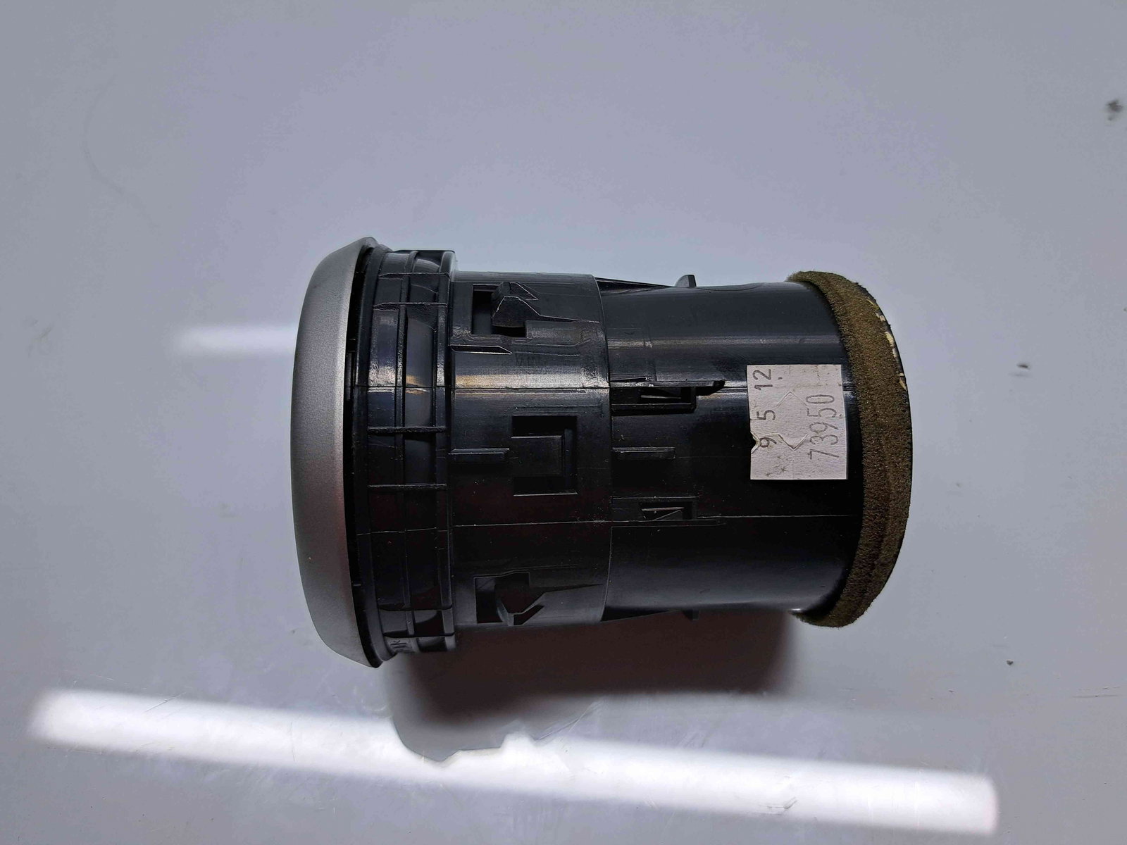 Grila aerisire stanga Nissan Qashqai [Fabr 2007-2014] Facelift 68760JD10A - imagine 2