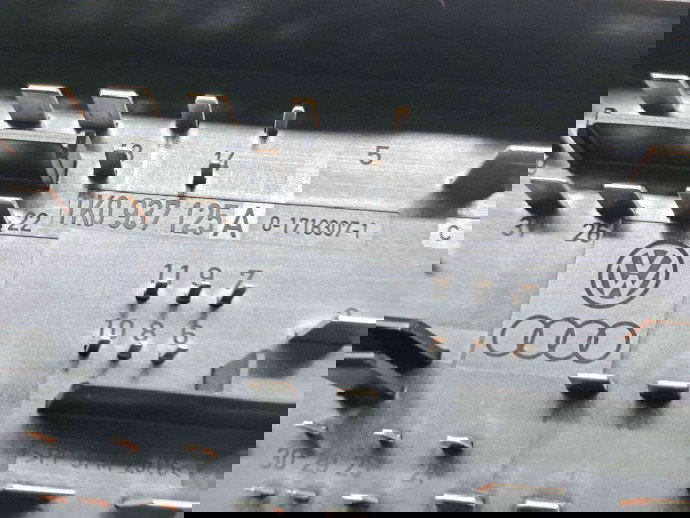  Panou sigurante SkodaOctavia 2 (1Z3) [Fabr 2004-2013] 1K0937125A 