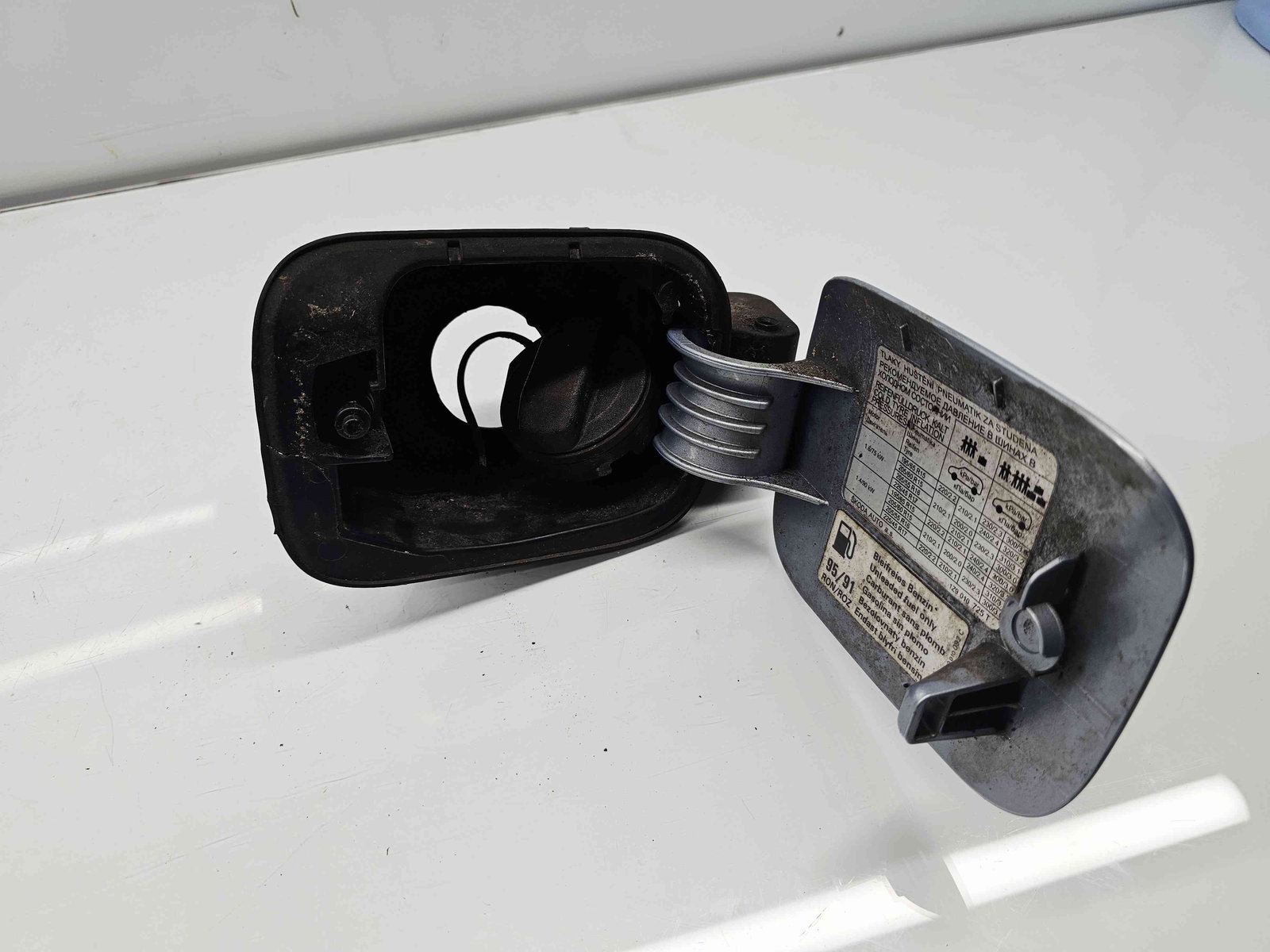 Capac rezervor Skoda Octavia 2 Combi (1Z5) [Fabr 2004-2013] Facelift LF8K - imagine 4