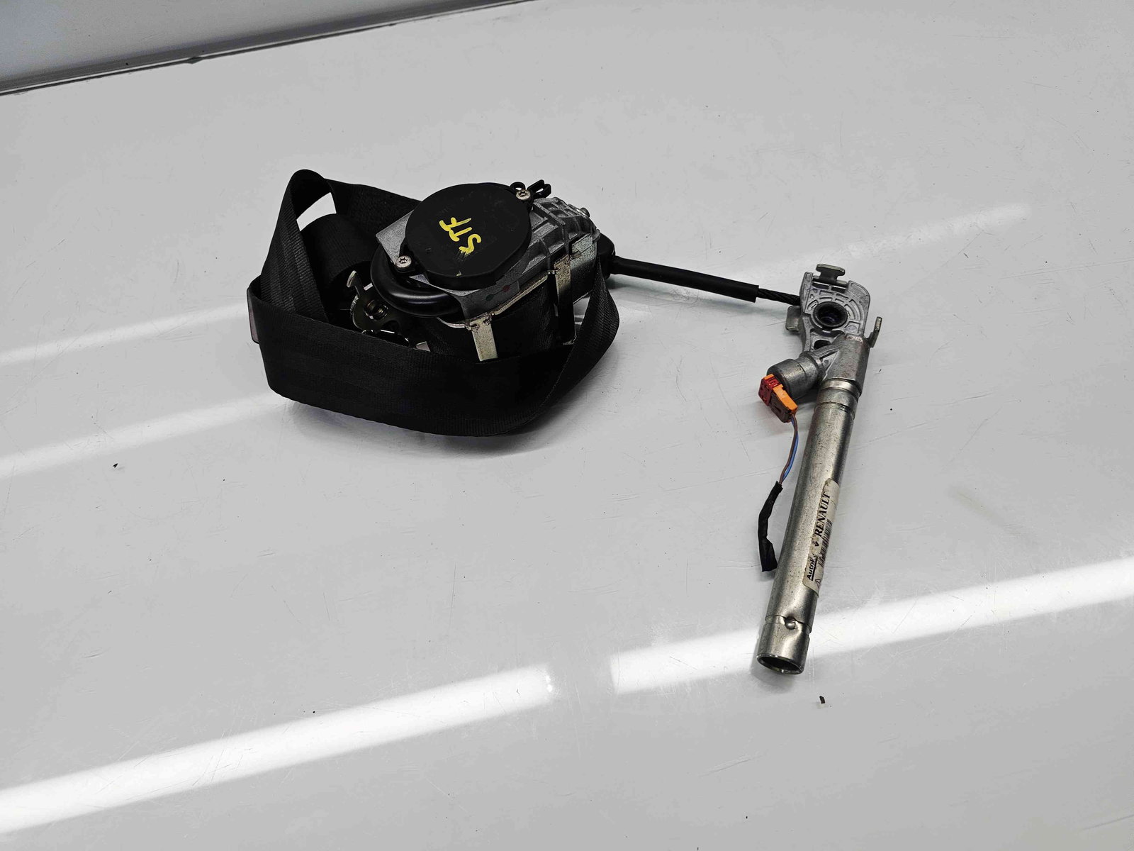 Centura stanga fata Renault Megane 3 [Fabr 2008-2015] Facelift OEM - imagine 2