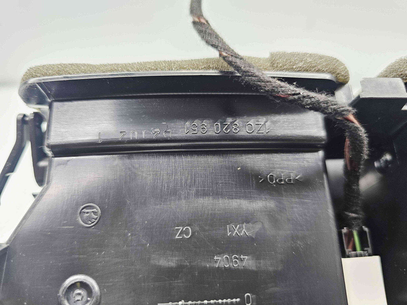 Grila aerisire centrala Skoda Octavia 2 Combi (1Z5) [Fabr 2004-2013] Facelift 1Z0820951 - imagine 5