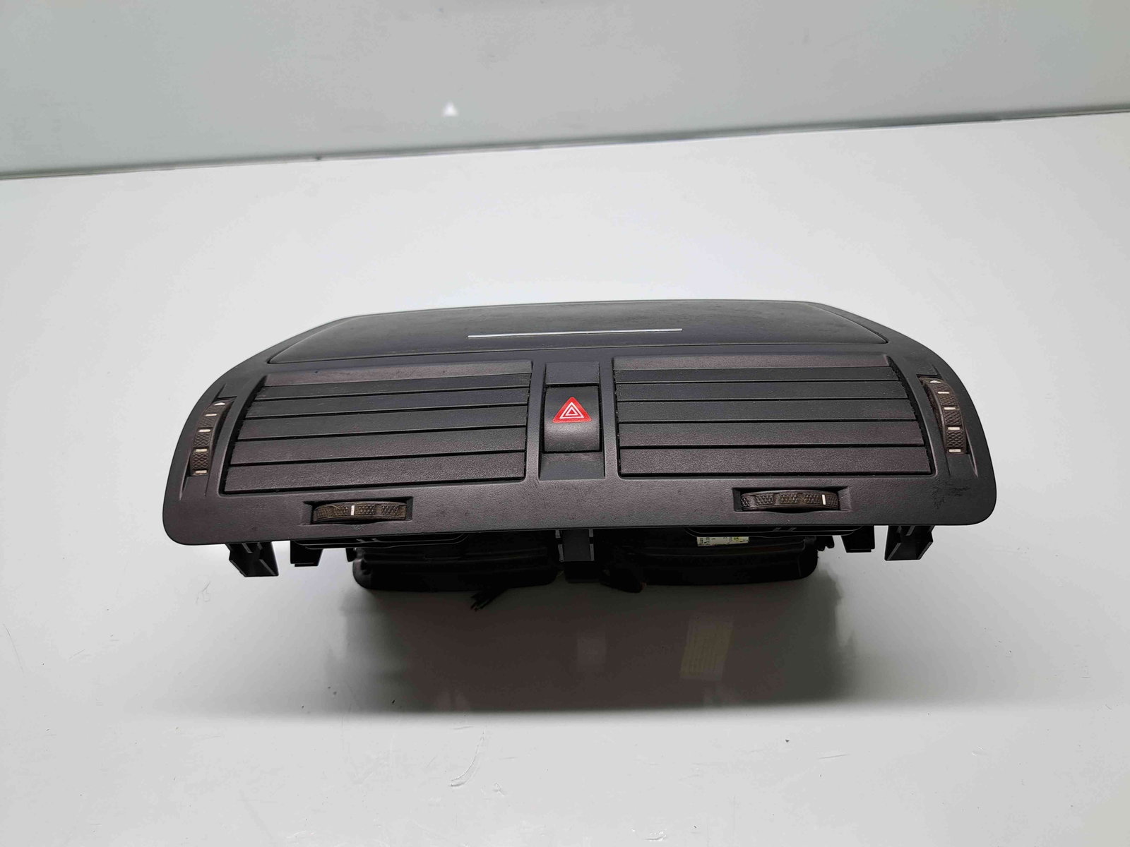 Grila aerisire centrala Skoda Octavia 2 Combi (1Z5) [Fabr 2004-2013] Facelift 1Z0820951B - imagine 1