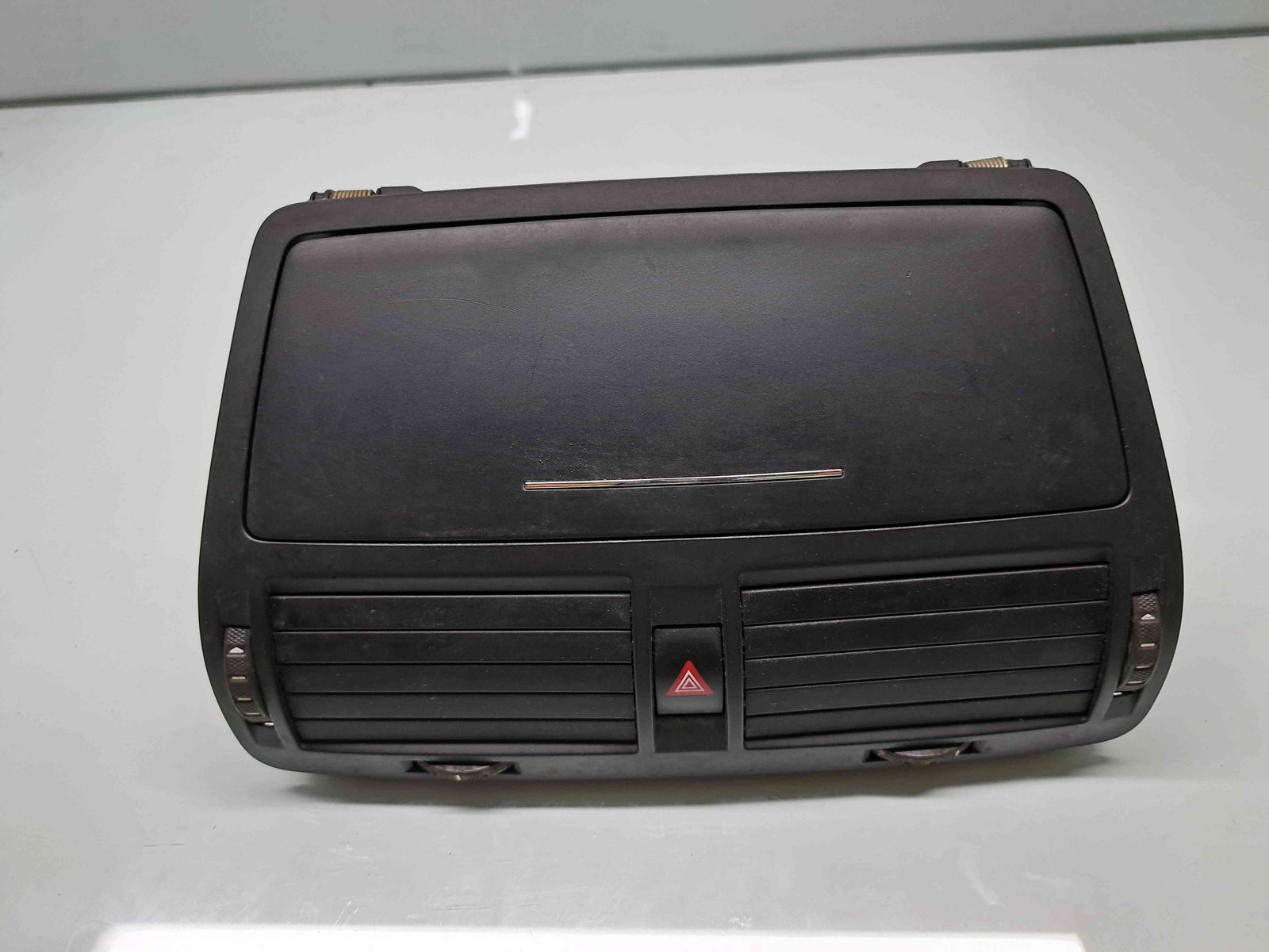 Grila aerisire centrala Skoda Octavia 2 Combi (1Z5) [Fabr 2004-2013] Facelift 1Z0820951B - imagine 2