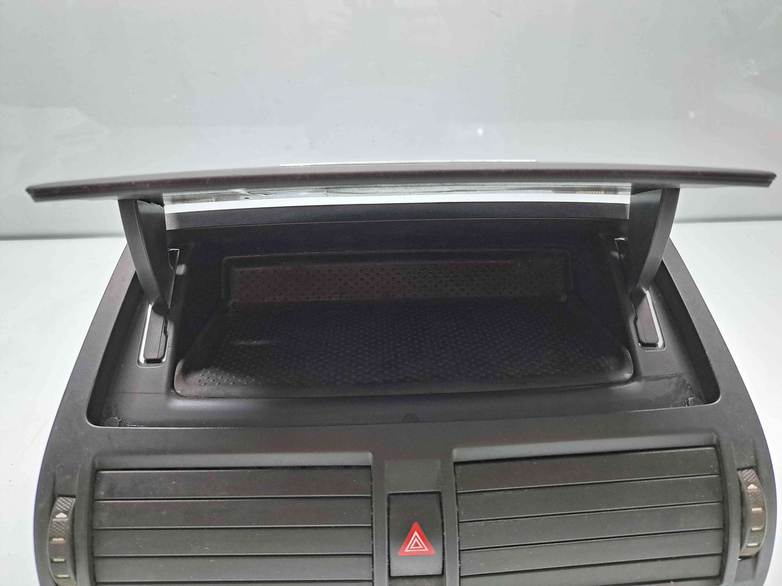 Grila aerisire centrala Skoda Octavia 2 Combi (1Z5) [Fabr 2004-2013] Facelift 1Z0820951B - imagine 3