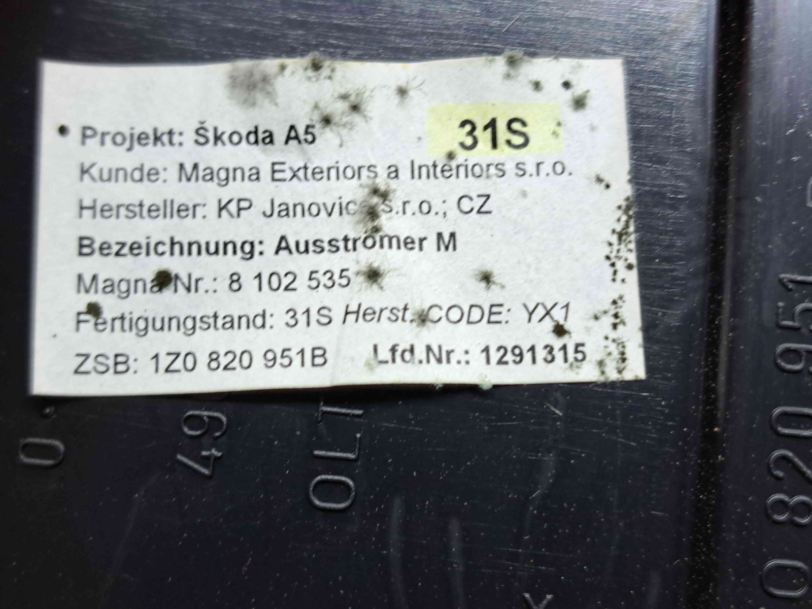 Grila aerisire centrala Skoda Octavia 2 Combi (1Z5) [Fabr 2004-2013] Facelift 1Z0820951B - imagine 6