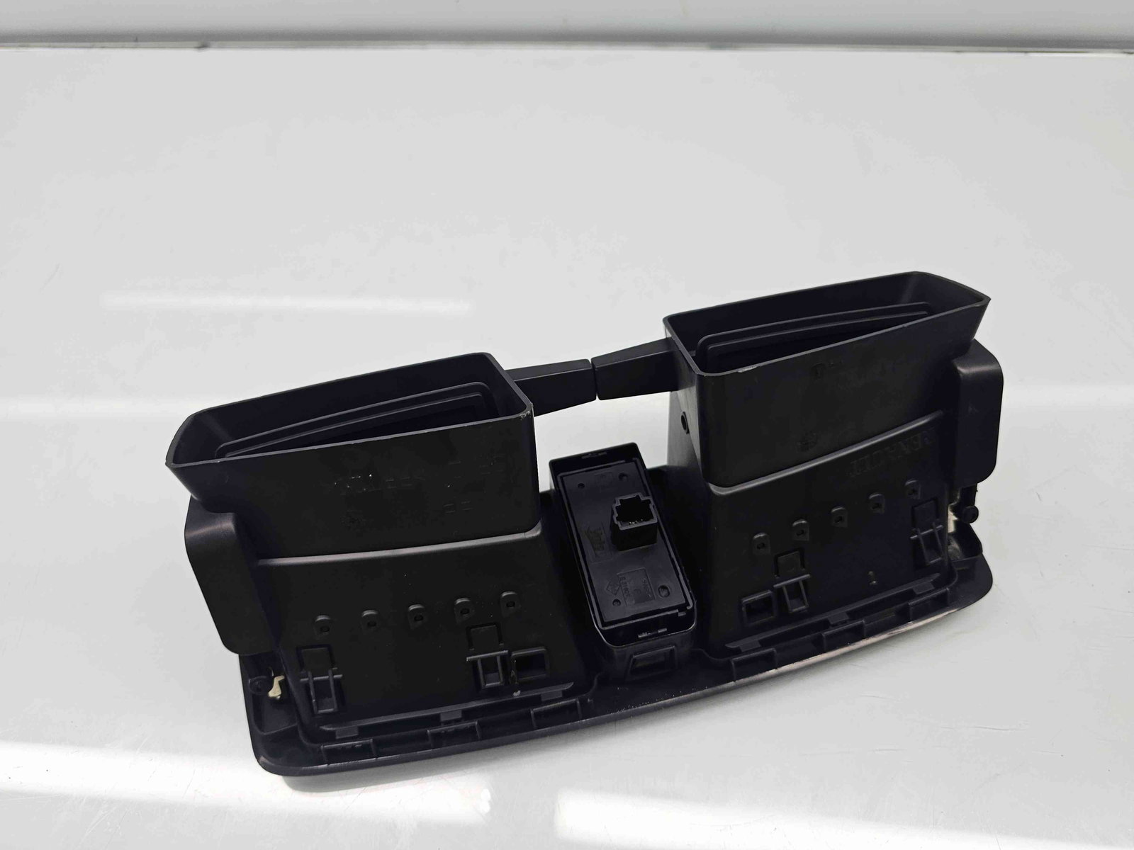 Grila aerisire centrala Renault Megane 3 [Fabr 2008-2015] Facelift OEM - imagine 4