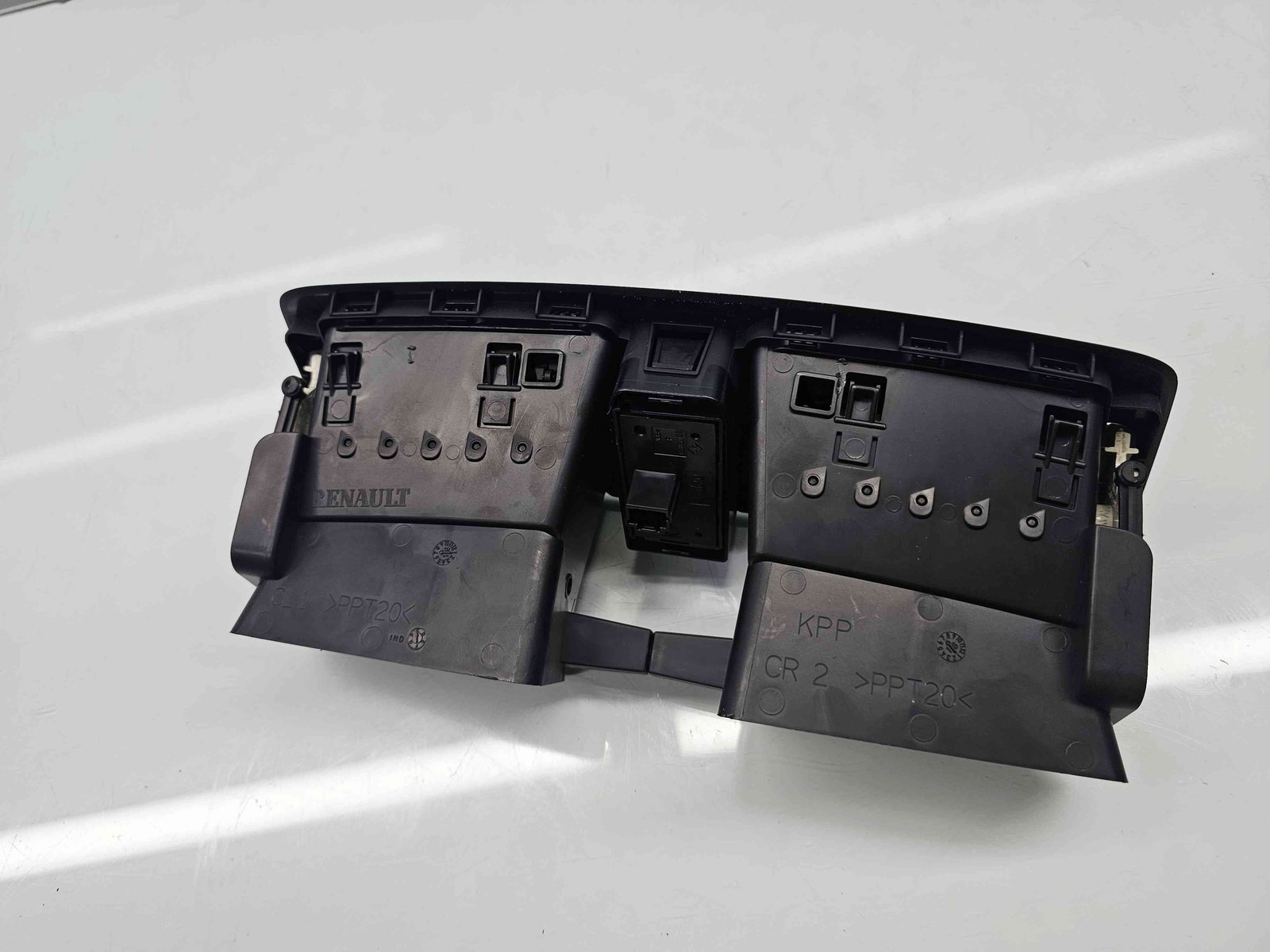 Grila aerisire centrala Renault Megane 3 [Fabr 2008-2015] Facelift OEM - imagine 5