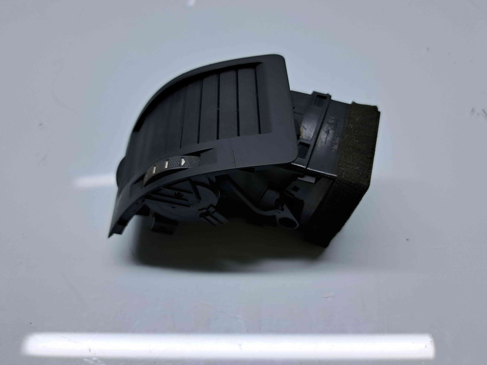 Grila aerisire stanga Skoda Octavia 2 Combi (1Z5) [Fabr 2004-2013] Facelift 1Z0819701 - imagine 2