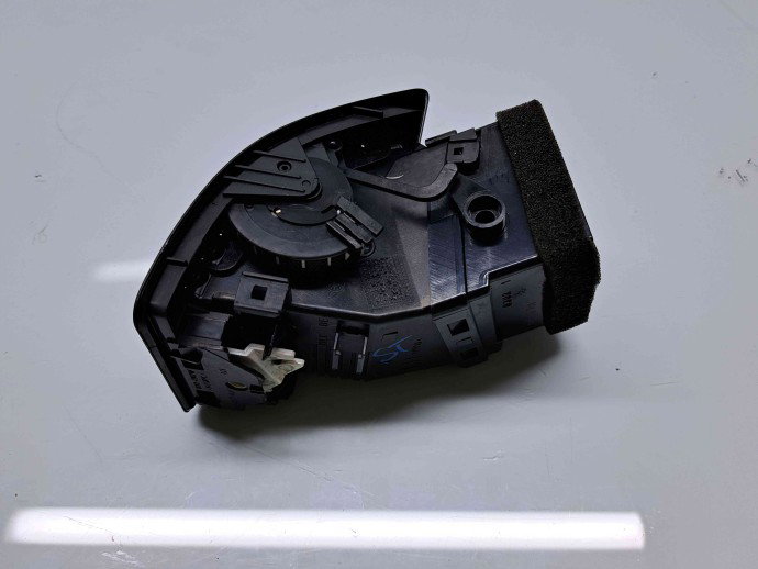  Grila aerisire stanga Skoda Octavia 2 Combi (1Z5) [Fabr 2004-2013] Facelift 1Z0819701
