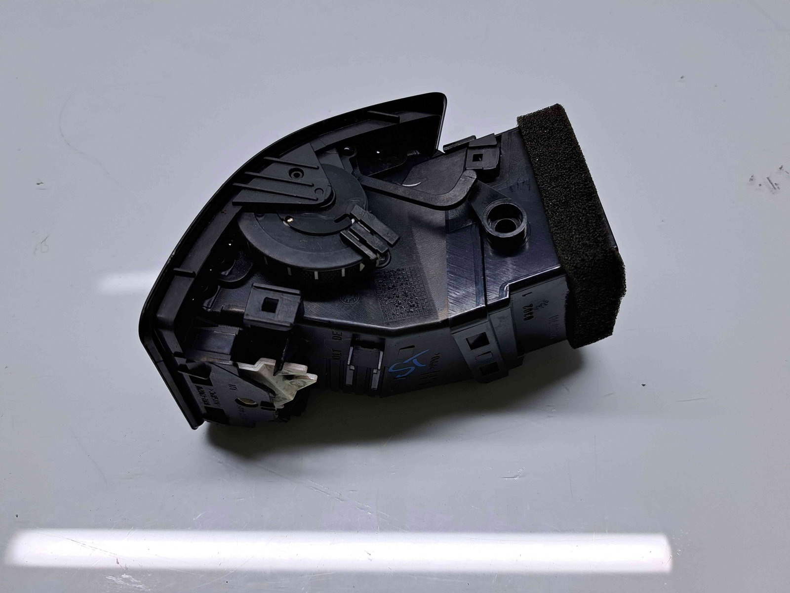 Grila aerisire stanga Skoda Octavia 2 Combi (1Z5) [Fabr 2004-2013] Facelift 1Z0819701 - imagine 3