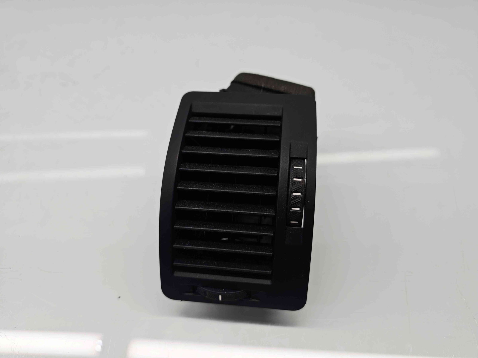 Grila aerisire stanga Skoda Octavia 2 Combi (1Z5) [Fabr 2004-2013] Facelift 1Z0819701 - imagine 1