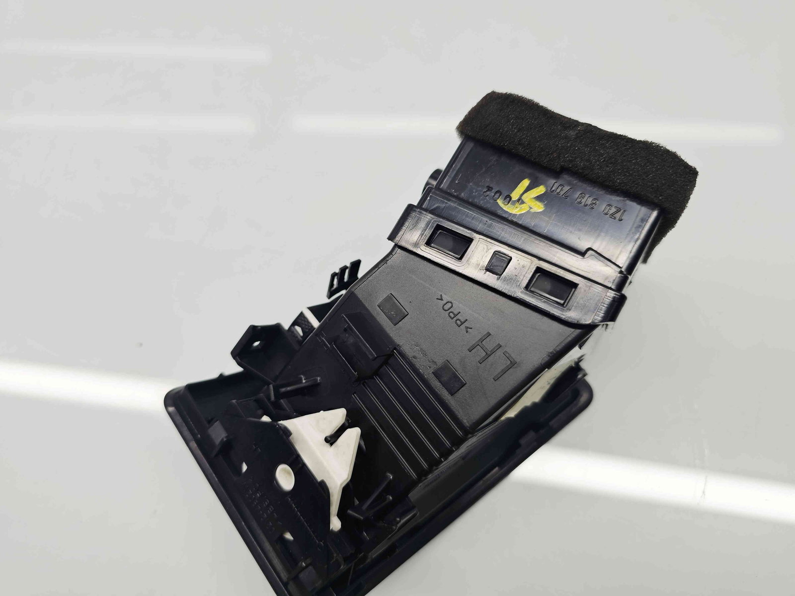 Grila aerisire stanga Skoda Octavia 2 Combi (1Z5) [Fabr 2004-2013] Facelift 1Z0819701 - imagine 3