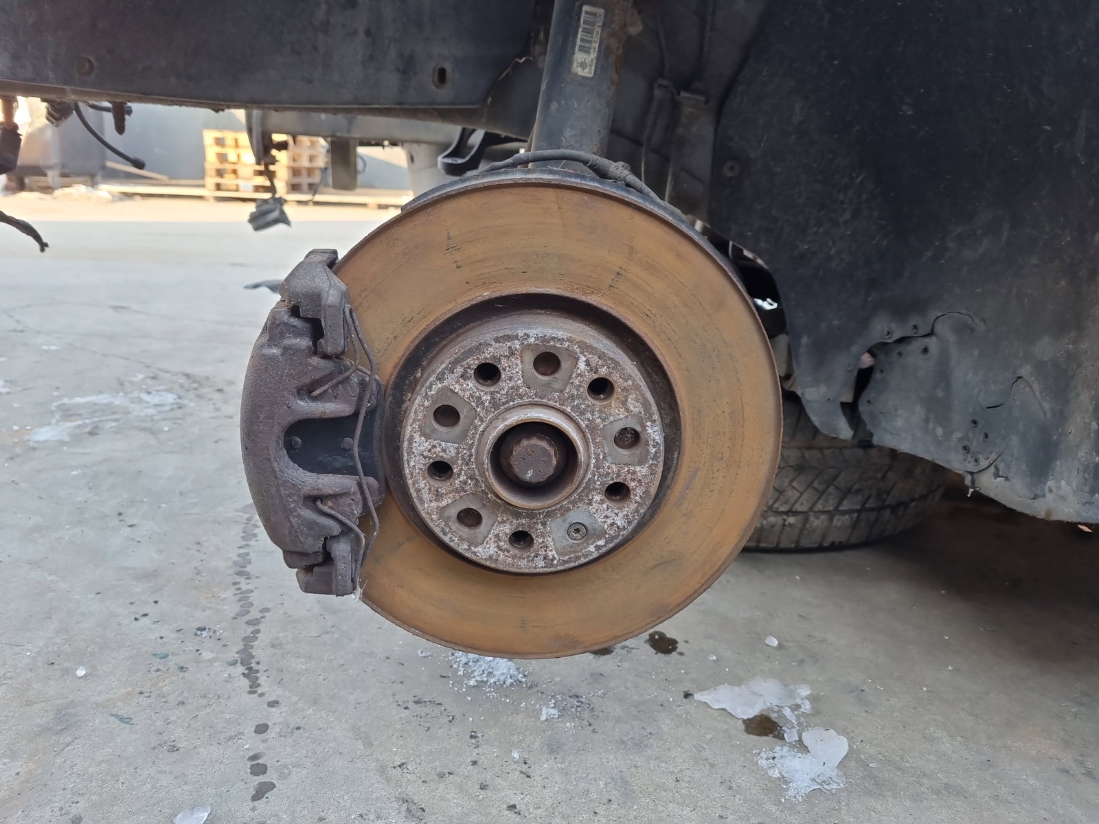 Fuzeta fata stanga Volkswagen Passat B6 Variant (3C5) [Fabr 2005-2010] 1.9 TDI BLS 77KW / 105CP - imagine 1