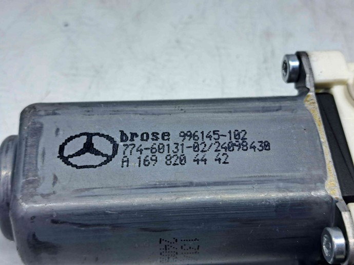 Motoras geam dreapta fata Mercedes Clasa B (W245) [Fabr 2005-2011] A1698204442