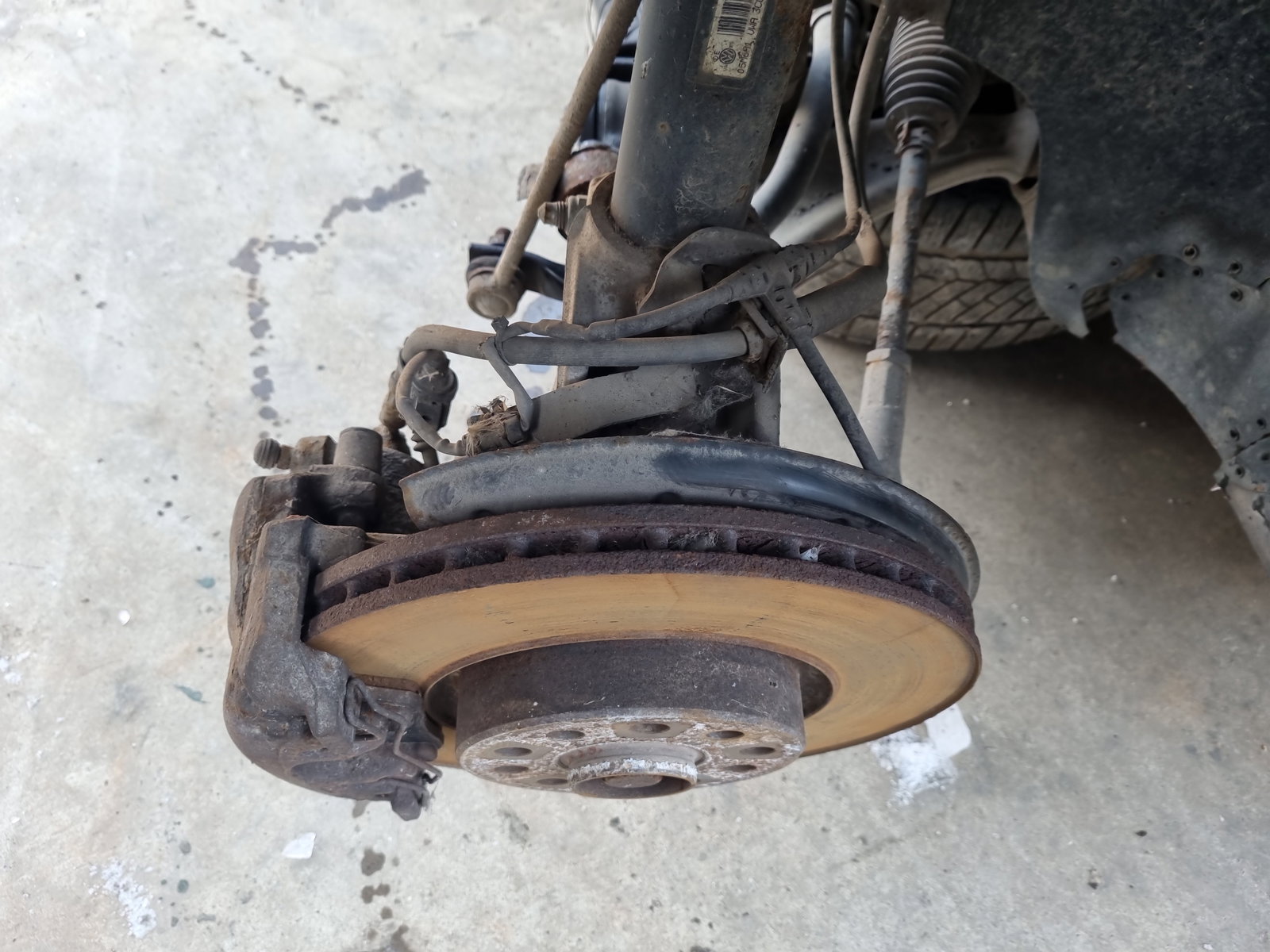 Fuzeta fata stanga Volkswagen Passat B6 Variant (3C5) [Fabr 2005-2010] 1.9 TDI BLS 77KW / 105CP - imagine 2