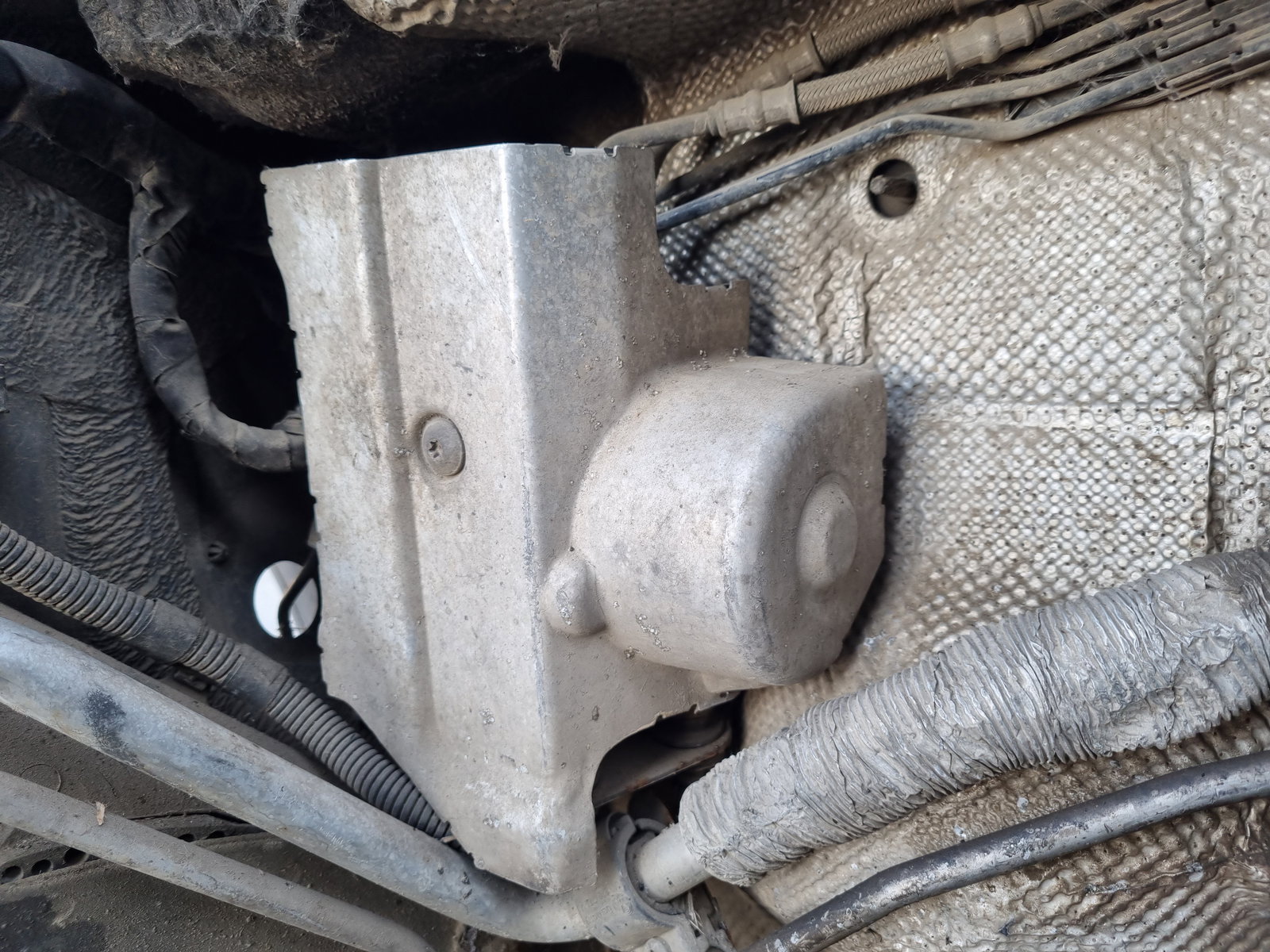 Protectie pompa ABS Volkswagen Passat B6 Variant (3C5) [Fabr 2005-2010] OEM - imagine 2