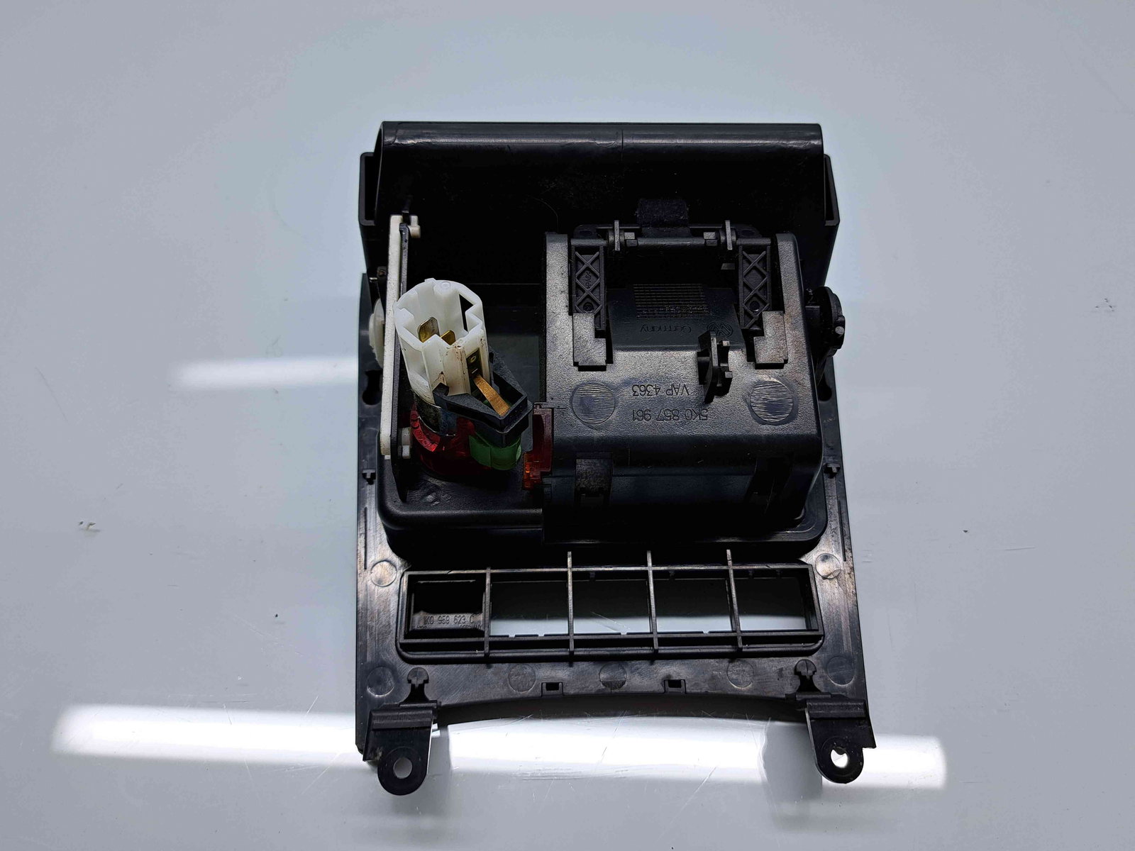 Scrumiera Volkswagen Golf 6 (5K1) GTD [Fabr 2009-2013] 5K0857961 - imagine 4