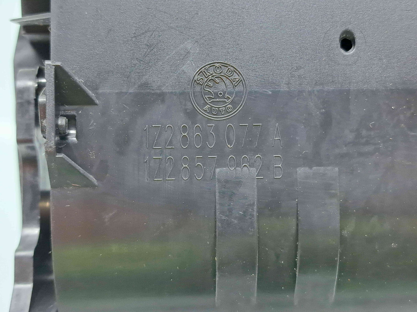 Scrumiera Skoda Octavia 2 Combi (1Z5) [Fabr 2004-2013] Facelift 1Z2863077A - imagine 4