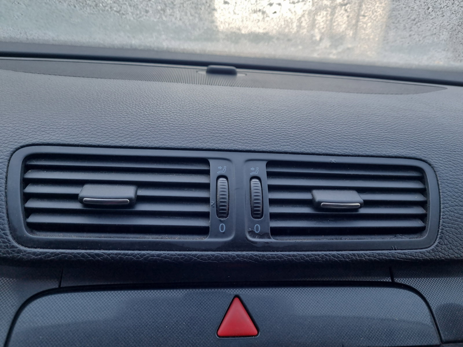 Grila aerisire centrala Volkswagen Passat B6 Variant (3C5) [Fabr 2005-2010] OEM