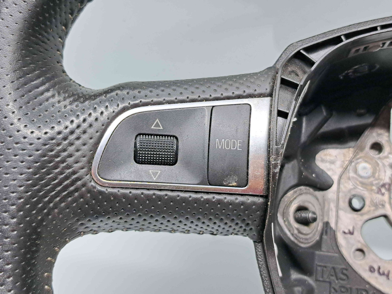 Volan Audi Q7 (4LB) [Fabr 2006-2014] Facelift 4F0419091DP - imagine 2