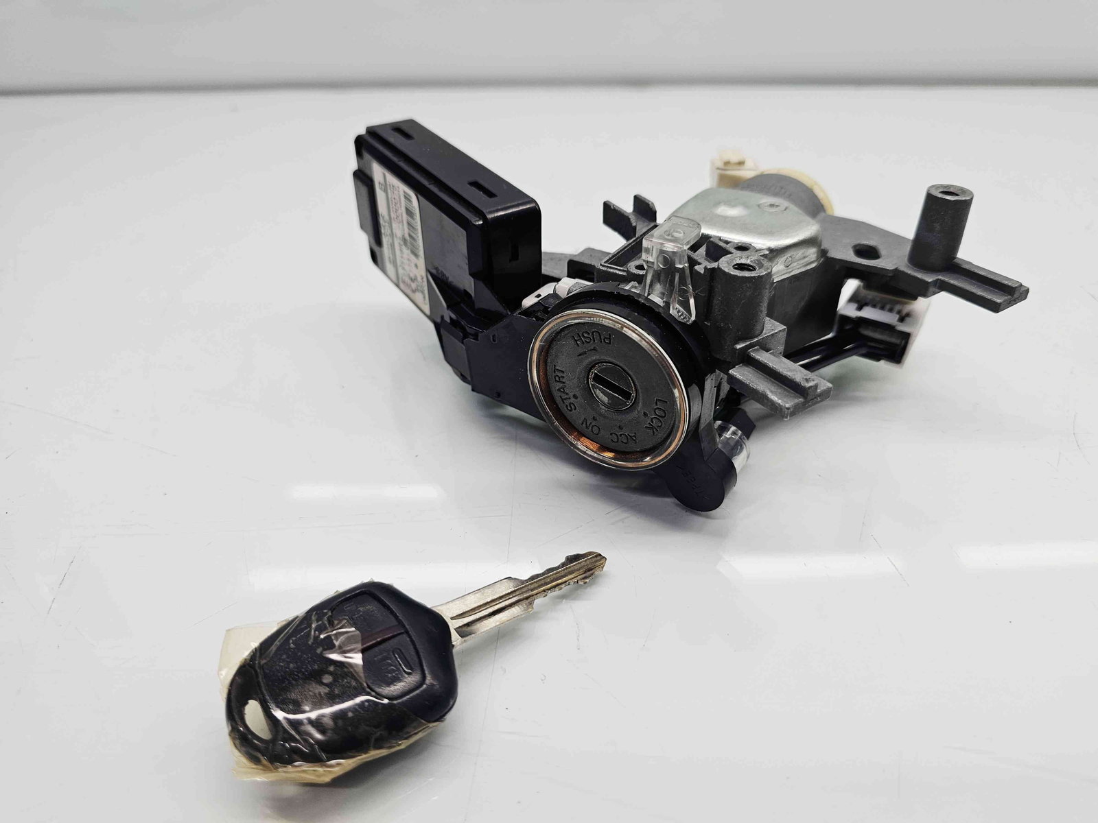 Contact cu cheie MITSUBISHI Outlander II [Fabr 2006-2015] OEM 2.0 BSY103KW / 140CP - imagine 3