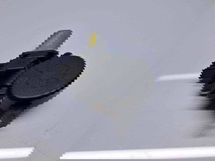 Motoras geam dreapta spate MAZDA 3 II Hatchback Facelift [Fabr 2011-2013] D01G5858X