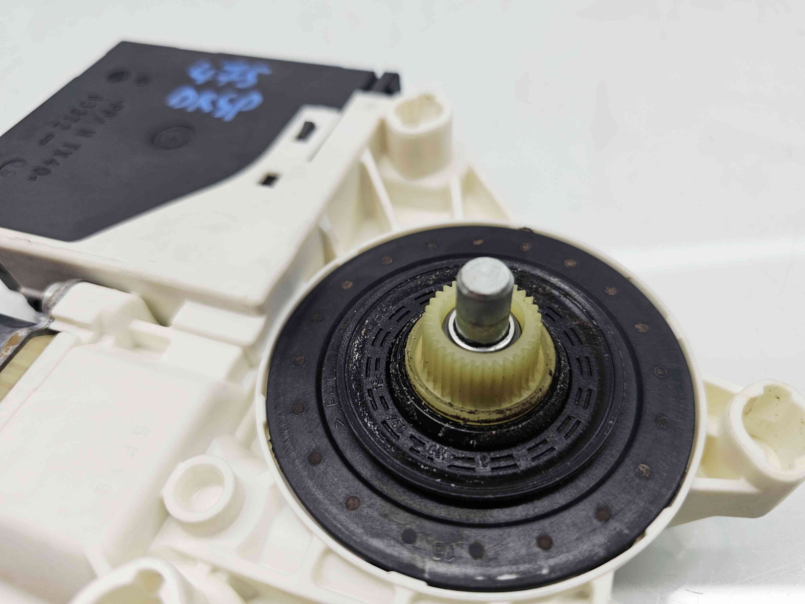 Motoras geam dreapta spate Audi A3 Sportback (8PA) [Fabr 2004-2013] Facelift 8P4959802F - imagine 2