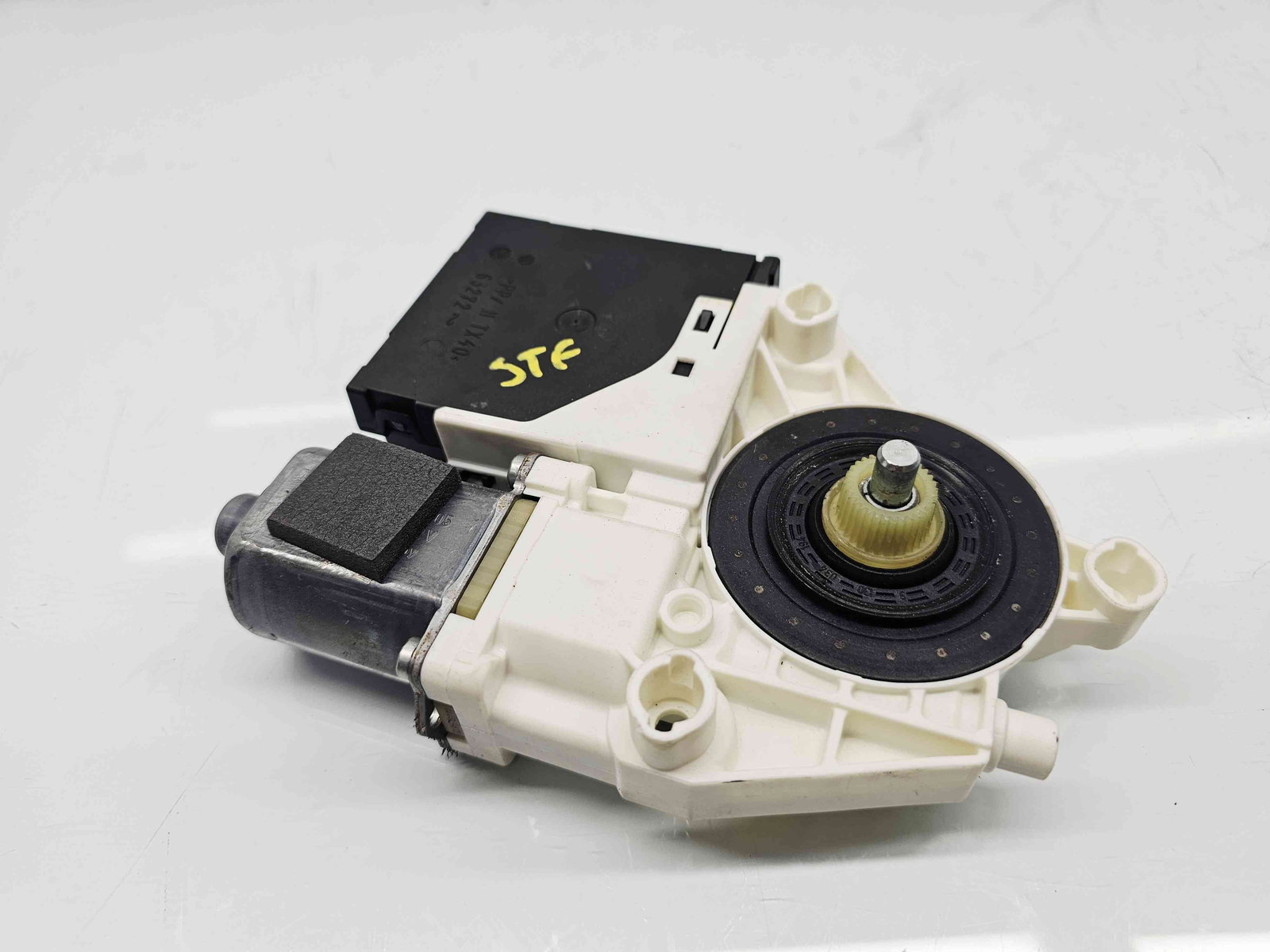 Motoras geam stanga fata Audi A3 Sportback (8PA) [Fabr 2004-2013] Facelift 8P0959802N - imagine 1