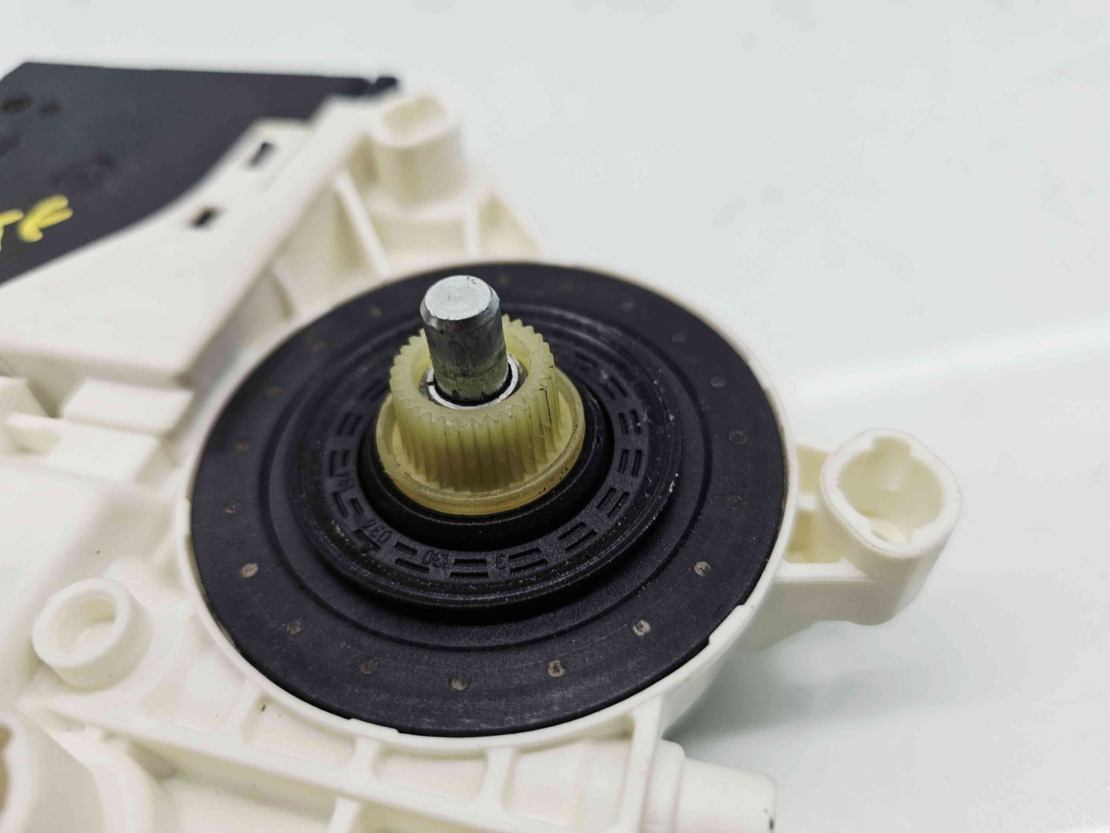 Motoras geam stanga fata Audi A3 Sportback (8PA) [Fabr 2004-2013] Facelift 8P0959802N - imagine 2