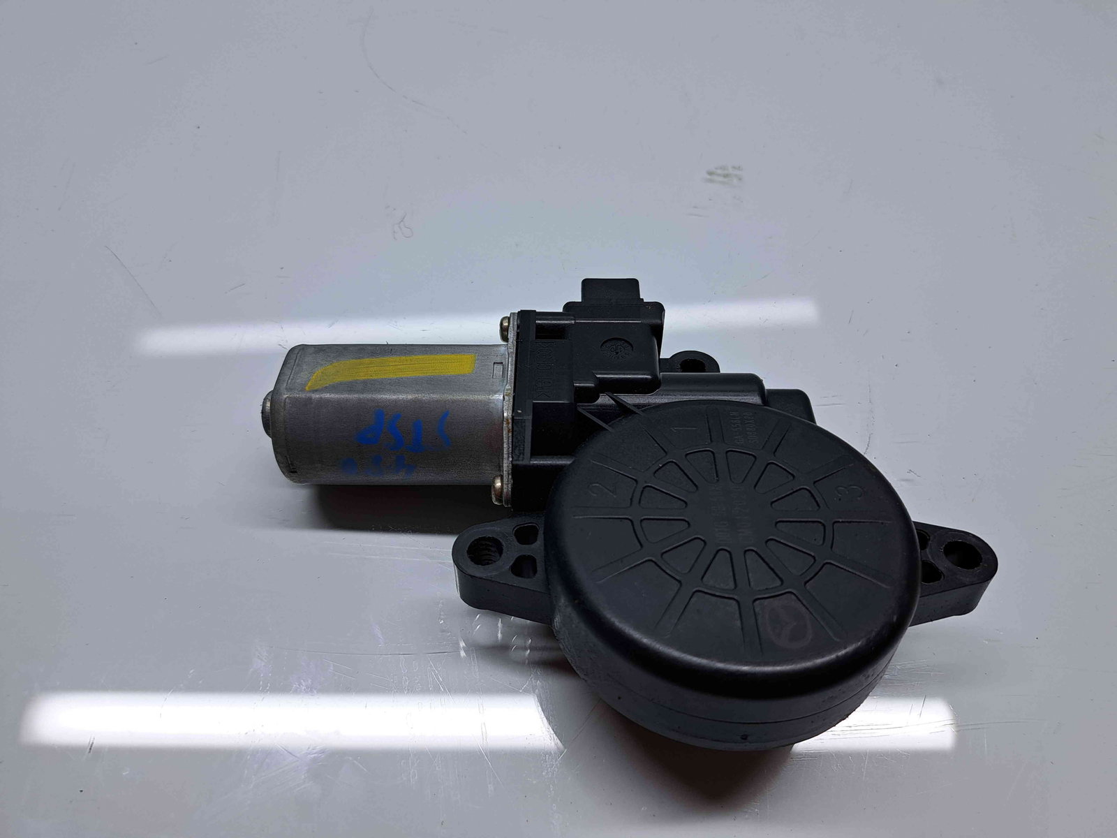 Motoras geam stanga spate MAZDA 3 II Hatchback Facelift [Fabr 2011-2013] D01G5958X - imagine 2