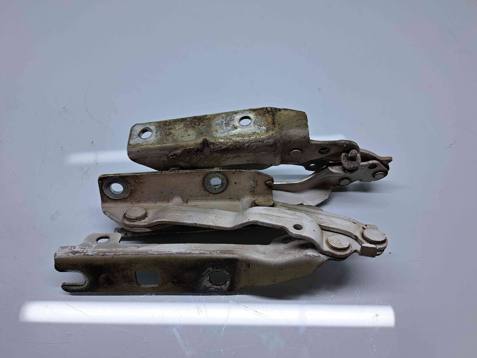 Set balamale capota Volkswagen Golf 6 (5K1) GTD [Fabr 2009-2013] 5K0823302B / 5K0823301B - imagine 2