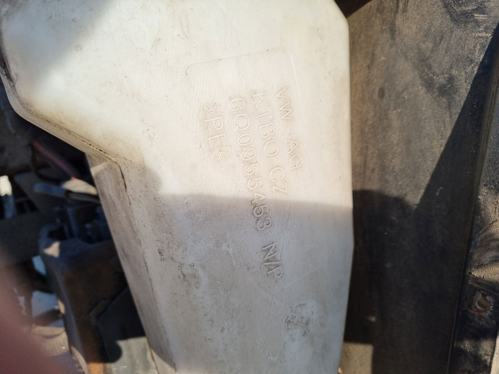 Vas lichid parbriz Volkswagen Polo (9N) [Fabr 2001-2008] 6Q0955453 - imagine 2