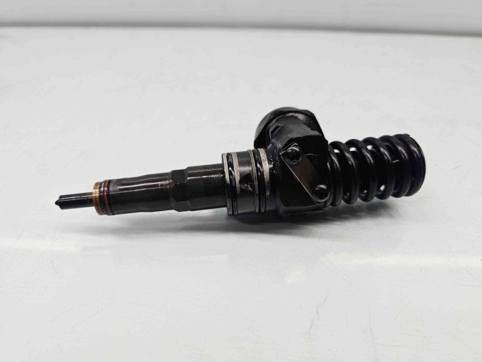 Injector  Volkswagen Golf 5 (1K1) [Fabr 2004-2008] 038130073BN 1.9 TDI BLS 77KW / 105CP