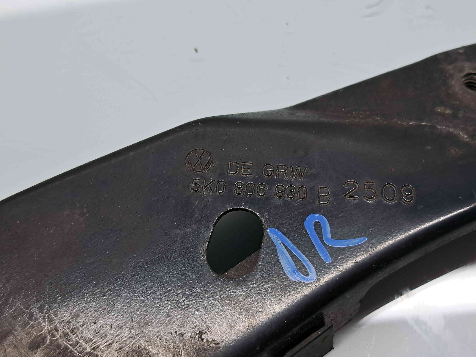 Suport far dreapta Volkswagen Golf 6 (5K1) GTD [Fabr 2009-2013] 5K0806930B - imagine 2