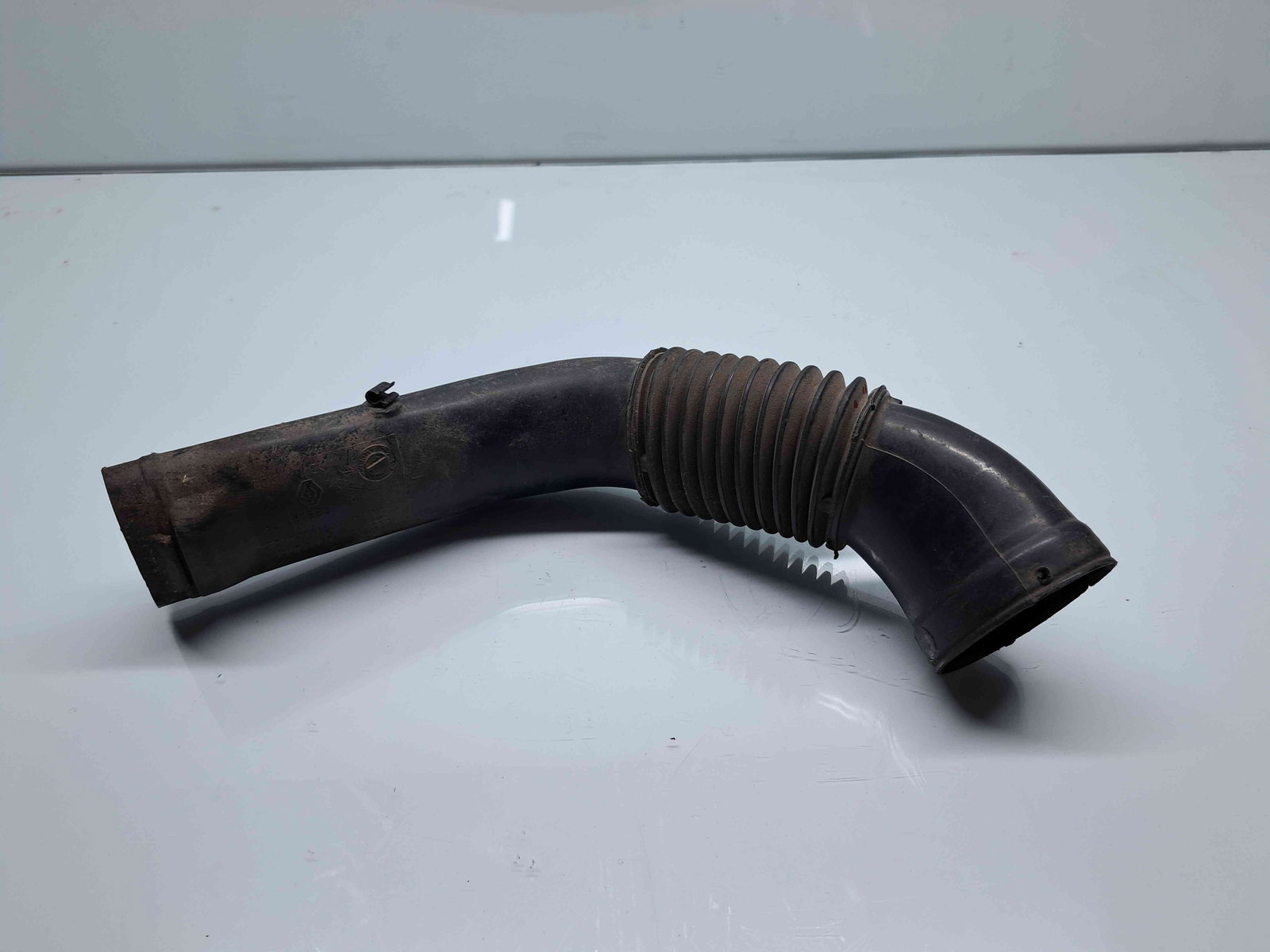 Tub admisie aer Dacia Logan (LS) [Fabr 2004-2012] 8200516253 1.6 B K4M-F6 77KW / 105CP - imagine 2