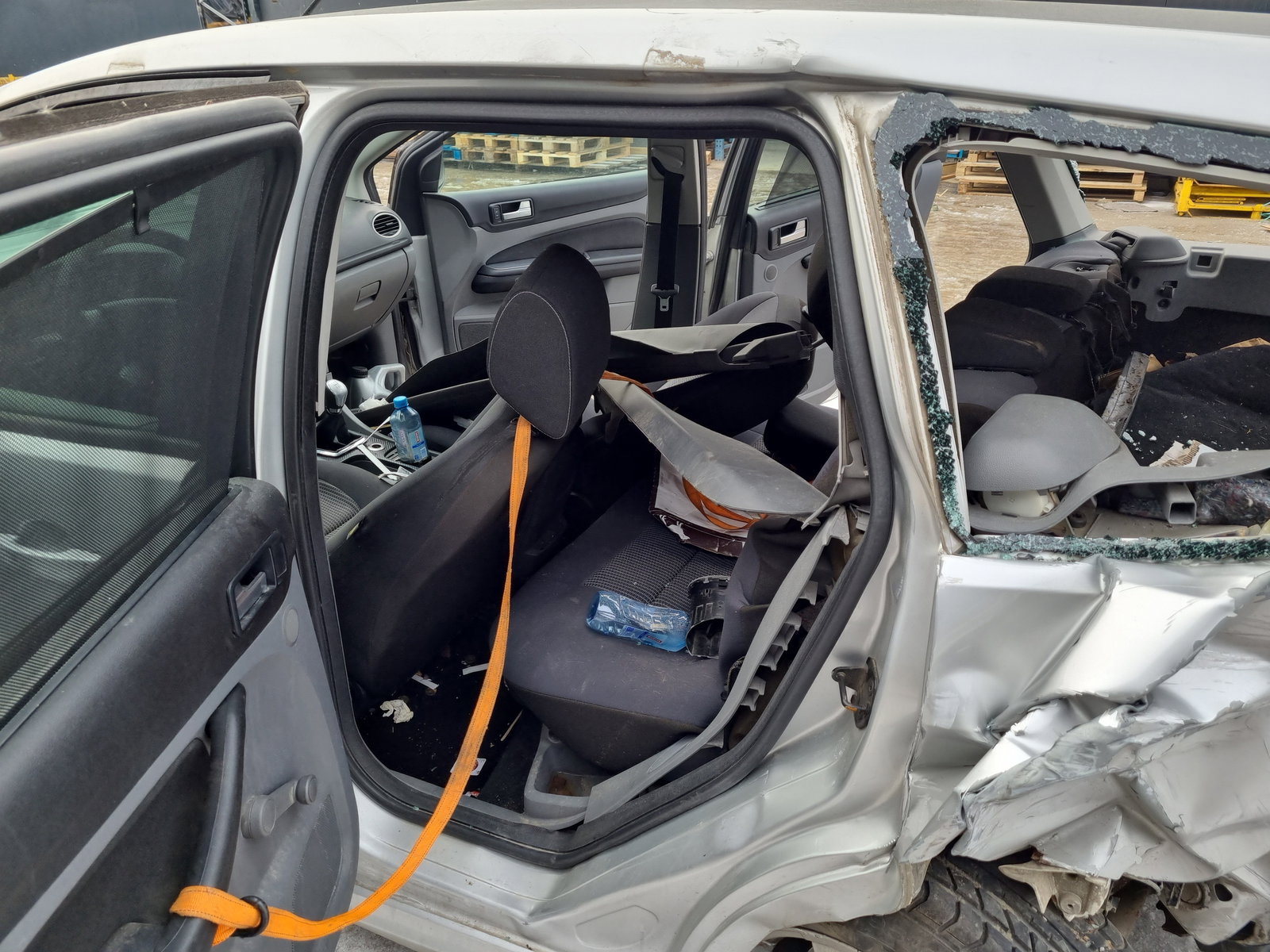 Cheder usa stanga spate Ford Focus 2 Combi (DA) [Fabr 2004-2012] OEM