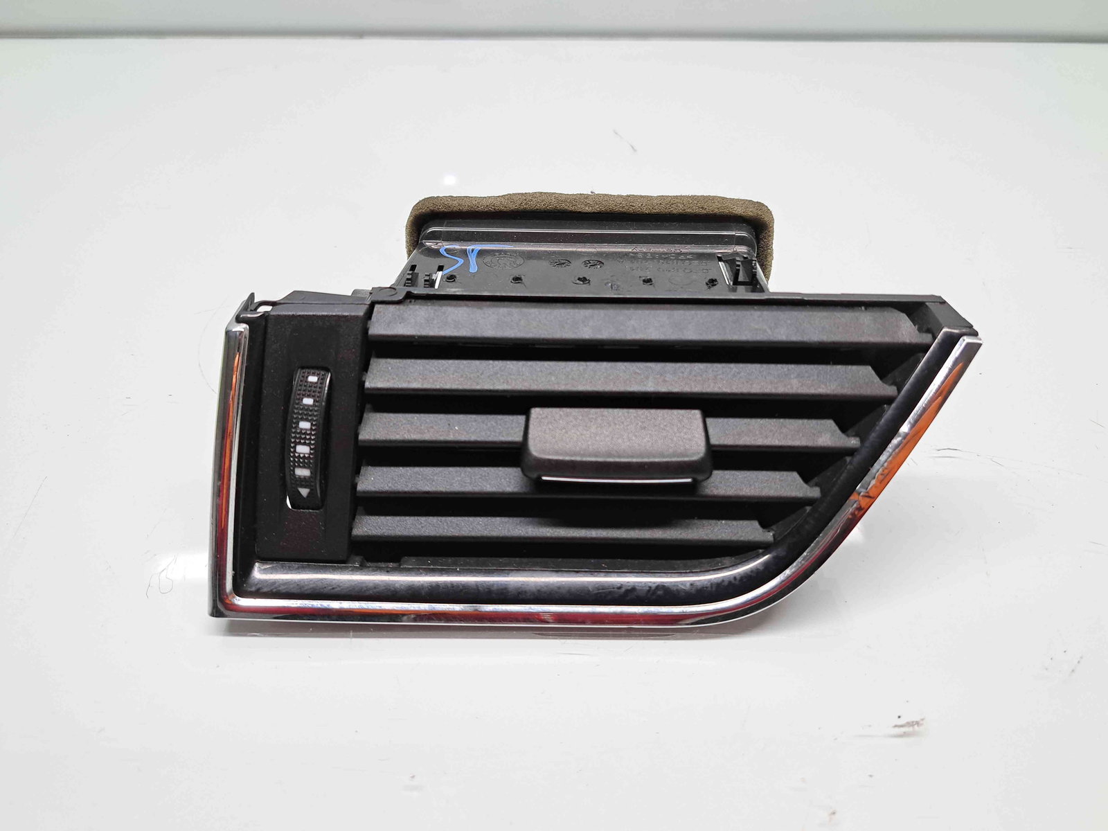 Grila aerisire stanga Skoda Octavia 3 Combi (5E5) [Fabr 2012-prezent] 5E0819701A - imagine 1