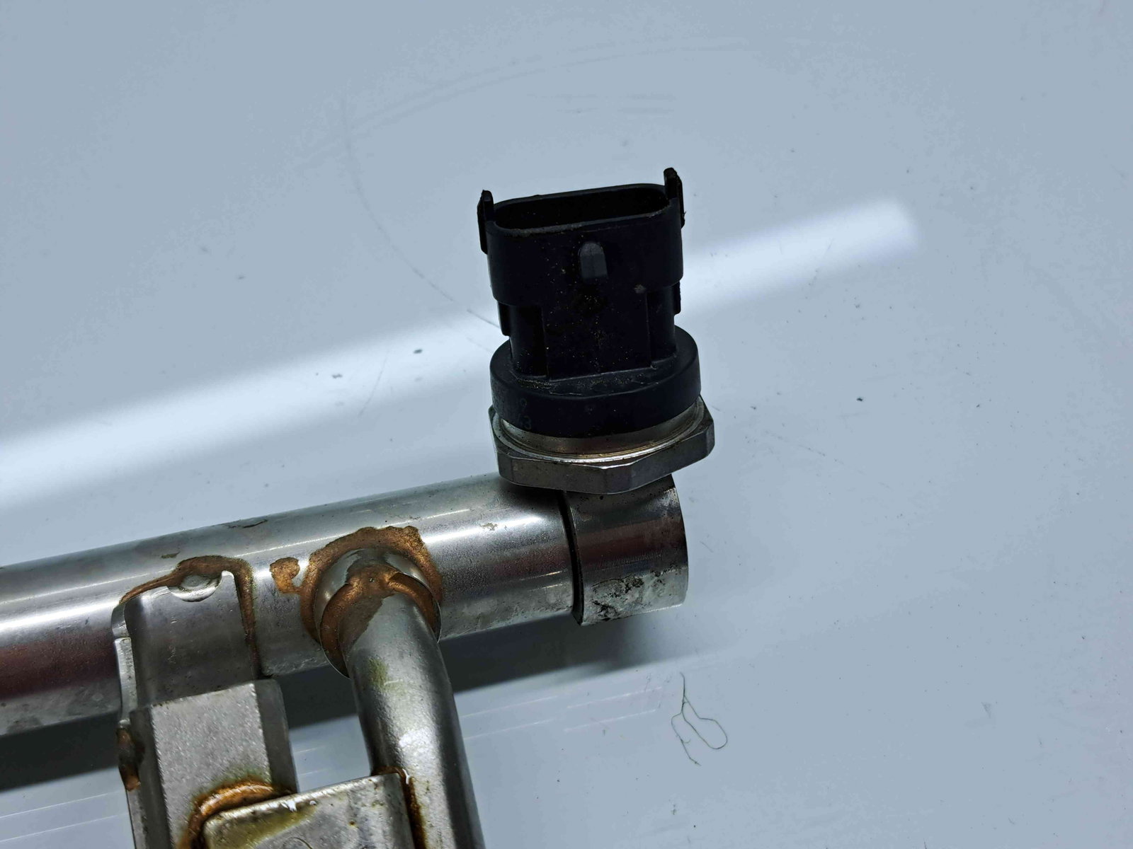 Rampa injectoare Ford Fiesta 6 facelift [Fabr 2008-2019] DM5G-9H487-AA 1.0 Benz M1JE 74KW / 101CP - imagine 4